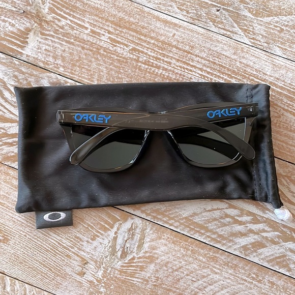 🕶Oakley Frogskins™ Prizm Sapphire/Grey Smoke🕶 unisex - Picture 15 of 16